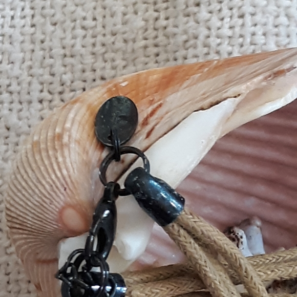 Shell necklace - Picture 4 of 10